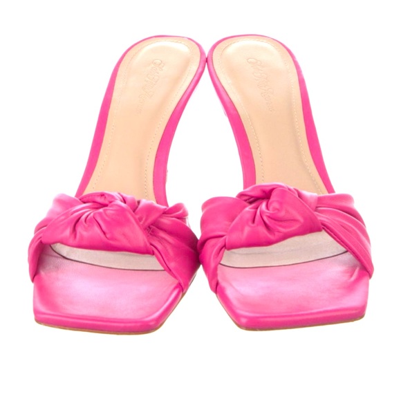 SAKS FIFTH AVENUE LEATHER SLIDES - Picture 3 of 8